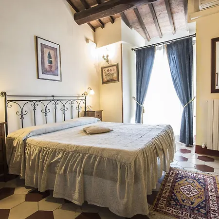 Residenza D'epoca Palazzo Fani Mignanelli Bed & Breakfast 2*